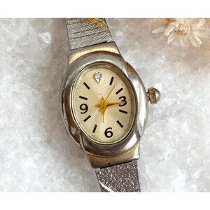 Dual Toned Bracelet Style Avon Oval Vintage Women's Wristwatch - 18mm - WORKS!